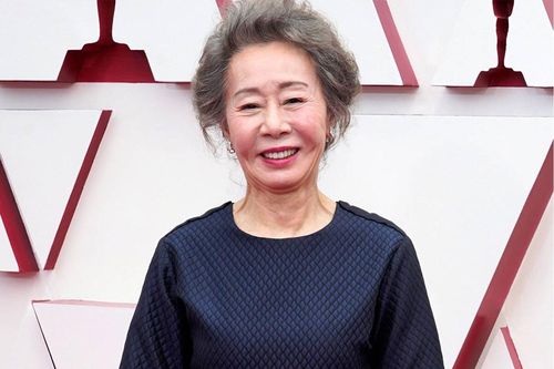 Gu ăn mặc của nữ diễn viên Hàn Quốc đầu tiên nhận giải Oscar