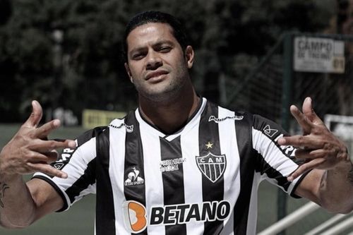 Hulk tỏ thái độ khi trở về Brazil thi đấu