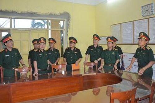 Tổng cục Hậu cần kiểm tra công tác chuẩn bị hội thi doanh trại tại Lữ đoàn 405, Quân khu 3
