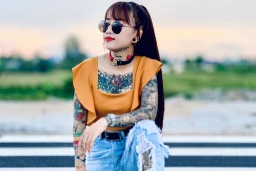 Mặt như thiên thần, hotgirl Việt gây 'choáng' vì phong cách xăm kín người