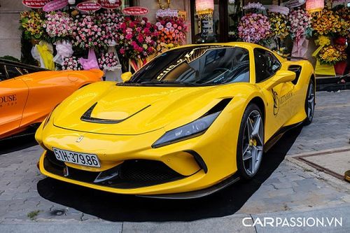 'Hot girl' 9X Sài Gòn độ Novitec cho Ferrari F8 Spider hơn 20 tỷ