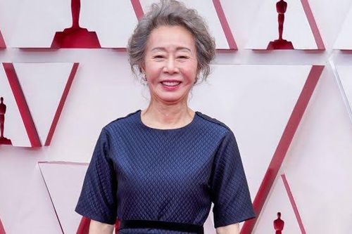 Youn Yuh Jung, nữ diễn viên Hàn Quốc đầu tiên giành giải Oscar