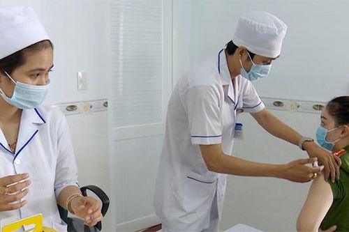 Bạc Liêu: Triển khai tiêm gần 300 liều vắc xin ngừa Covid-19 cho cán bộ, chiến sỹ
