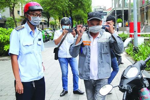 TPHCM: Xử phạt nghiêm trường hợp không đeo khẩu trang nơi công cộng