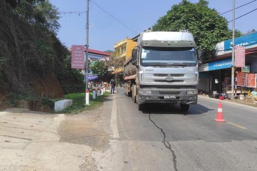 Sơn La: Khởi tố tài xế xe đầu kéo gây tai nạn chết người trên quốc lộ 6