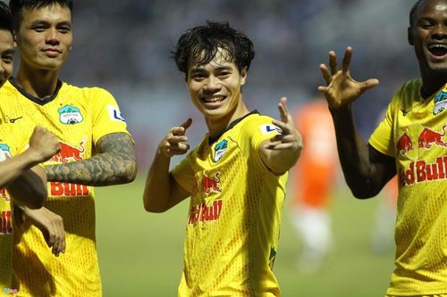 Tiền đạo Văn toàn nói gì về cơ hội vô địch V.League của HAGL?