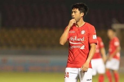 Lee Nguyễn ngồi ngoài, Tp Hồ Chí Minh gặp khó trước Viettel
