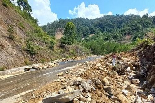 Nửa năm sau thiên tai, vùng lở núi Phước Sơn tiếp tục đối diện nguy cơ bị cô lập