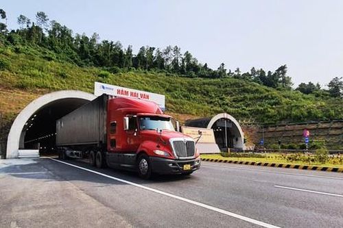 Tăng giá vé qua hầm đường bộ Hải Vân