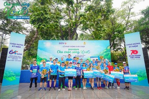Hơn 1.000 VĐV chạy vì 'cuộc sống xanh'