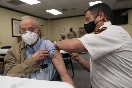 Dịch COVID-19: Mỹ đã tiêm chủng 228,66 triệu liều vaccine
