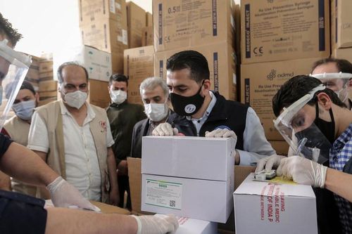 Nga cấp vaccine cho Syria, Nam Phi nối lại dùng vaccine của J&J