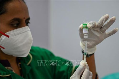 Thủ tướng Ấn Độ kêu gọi người dân đi tiêm vaccine và hành động thận trọng