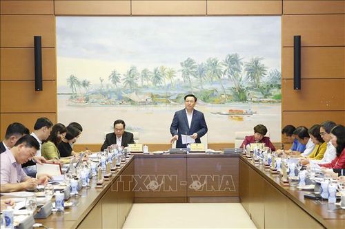 Chủ tịch Quốc hội làm việc với Thường trực Ủy ban Về các vấn đề xã hội của Quốc hội