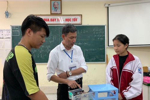 'Người đưa đò thầm lặng' ở trường THCS Thụy Phương