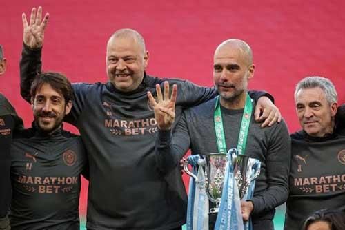Guardiola: 'Những giải thưởng lớn hơn đang chờ Man City'