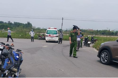 Phát hiện thi thể nam giới tử vong bất thường nằm bên đường