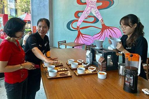Khai trương chuỗi cửa hàng Starbucks đầu tiên tại Nha Trang