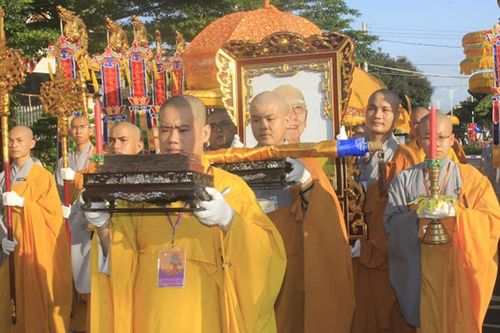 Đại Giới đàn Từ Nhơn: Cung thỉnh di ảnh Hòa thượng Thích Từ Nhơn về hai điểm truyền giới