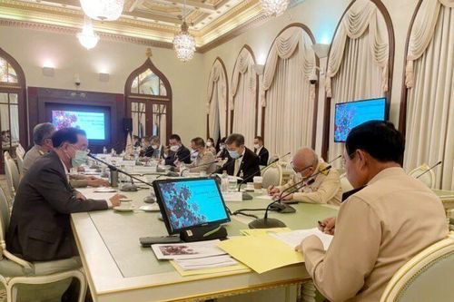 Không đeo khẩu trang, Thủ tướng Thái Lan phải nộp phạt