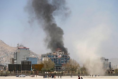 Khu nhà chính phủ Afghanistan bị tấn công bằng rocket