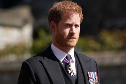 Lý do bạn Harry im lặng nhưng bạn Meghan lại lên tiếng bảo vệ cô