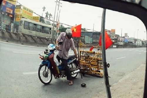 Bác xe ôm 15 năm 'vuốt mặt' đinh tặc