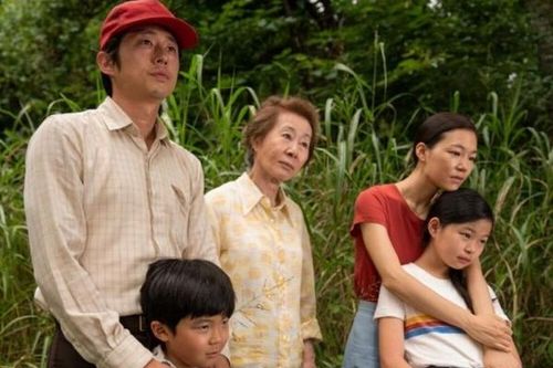 Oscar 2021 Nữ diễn viên phụ xuất sắc nhất từng phải chạy khắp các phim trường để xin vai