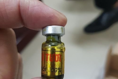 Chặn phi vụ mua bán, tàng trữ 130 lọ mật gấu tươi nguyên chất
