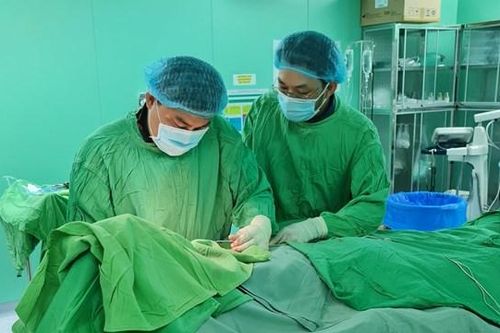Cụ ông 100 tuổi có nhịp tim siêu chậm vừa được cứu