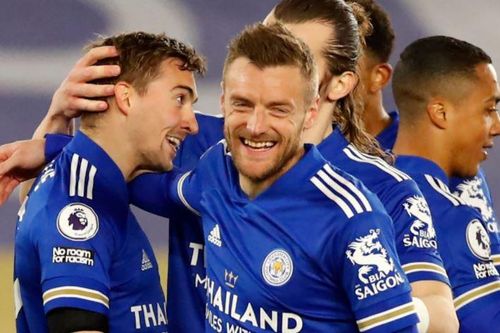 Leicester tạo khoảng cách 4 điểm với Chelsea