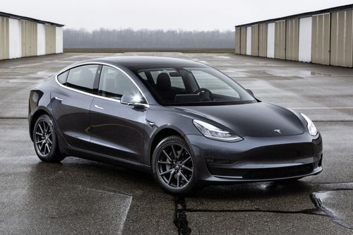 Sedan hạng sang bán chạy nhất thế giới quý I là Tesla Model 3