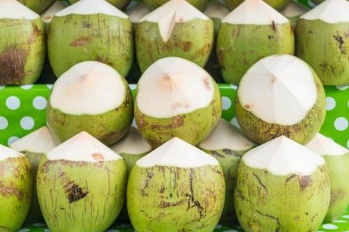 Người tiểu đường, huyết áp 'cấm tiệt' uống nước dừa vì lý do không ngờ này