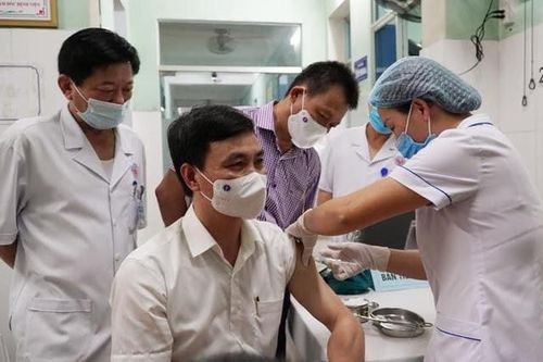 Quảng Bình: Tiêm vắc xin Covid-19 đợt 1 cho hơn 800 đối tượng ưu tiên