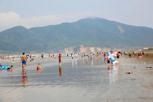 Hà Tĩnh: Từ trưa nay (27/4), tạm ngưng lễ hội, sự kiện tập trung đông người