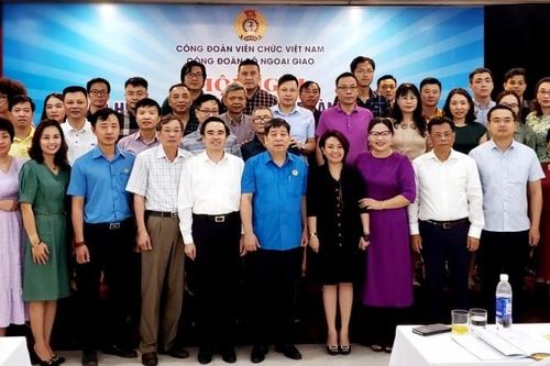 Công đoàn Bộ Ngoại giao tổ chức Hội nghị tập huấn công tác Công đoàn năm 2021 và trao quà ủng hộ đồng bào Nghệ An, Hà Tĩnh