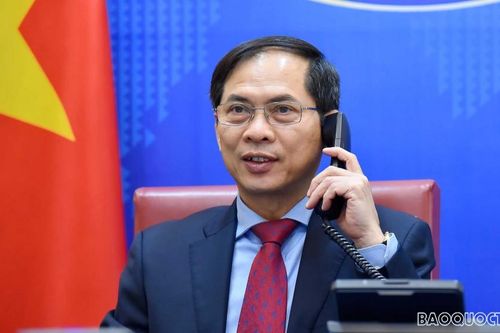 Bộ trưởng Ngoại giao Sergei Lavrov chúc mừng và mời Bộ trưởng Bùi Thanh Sơn thăm Nga
