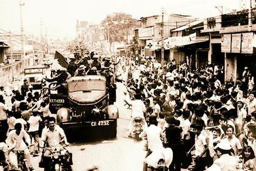 Thơ viết trong ngày toàn thắng