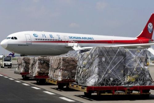 Hãng hàng không Trung Quốc ngừng mọi chuyến bay chở vật tư y tế đến Ấn Độ