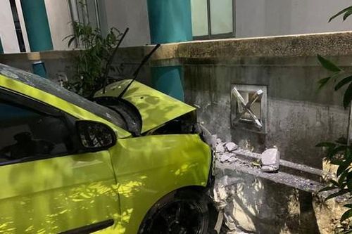 Tài xế đạp nhầm chân ga, 3 người trọng thương ở bệnh viện