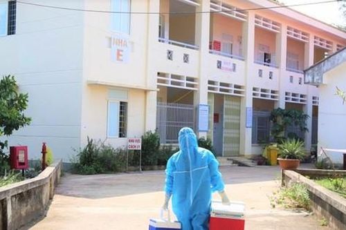 Vào vùng giáp Campuchia lấy mật ong, hai người bị đưa đi cách ly