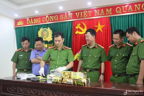 Từ Thanh Chương sang Hà Tĩnh vận chuyển heroin và ma túy đá