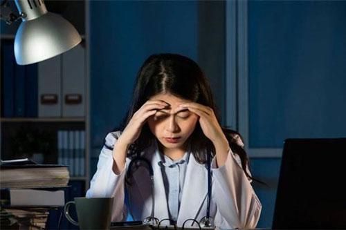 Những thói quen tưởng vô hại nhưng âm thầm 'tàn phá' nhan sắc