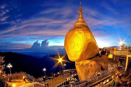 Đất nước của những ngọn tháp vàng
