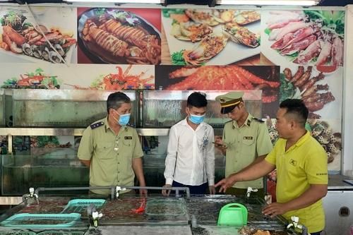 Nha Trang: Nhà hàng bị tố 'chặt chém' nửa kg ốc hương giá 900.000 đồng