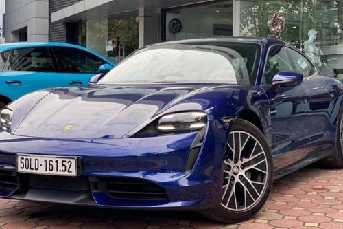 Khách hàng của Porsche không còn mặn mà với động cơ đốt trong?