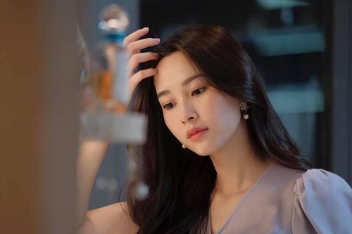 Vốn đã tựa 'thần tiên tỉ tỉ', Đặng Thu Thảo nay còn đẹp hơn gấp bội qua ống kính của chồng