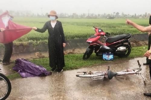 Hà Tĩnh: Xót xa học sinh lớp 4 bị sét đánh tử vong trên đường đi học về