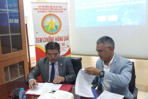 ACT - HCM chuyển giao công nghệ chống hàng giả cho doanh nghiệp