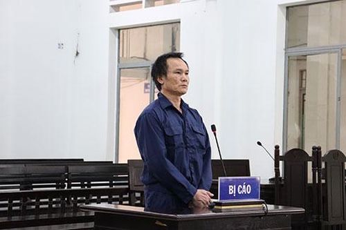Đánh người xong, châm lửa tự tử, làm cháy tàu
